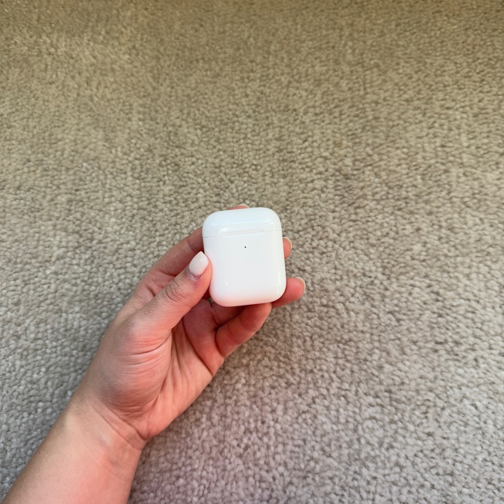 wirless airpod charging case!